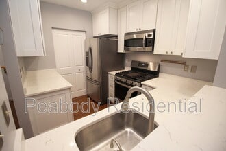 12913 Alton Square in Herndon, VA - Foto de edificio - Building Photo