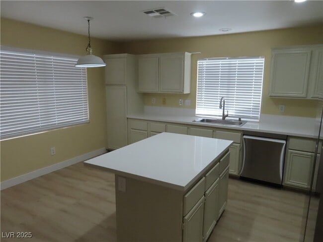 property at 8103 W Rochelle Ave