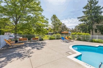 Bainbridge Park in Canton, MI - Foto de edificio - Building Photo