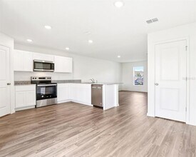 673 Hillview Lp in Haines City, FL - Building Photo - Building Photo