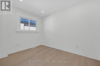 229 Geneva St in St Catharines, ON - Building Photo - Building Photo