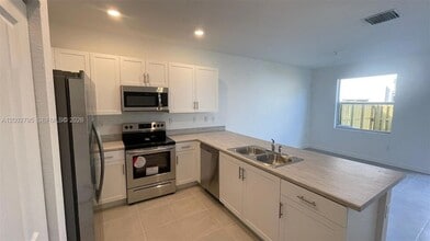 1844 SE 27th Rd in Homestead, FL - Building Photo - Building Photo