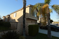 223 S Flower Ave in Brea, CA - Foto de edificio - Building Photo