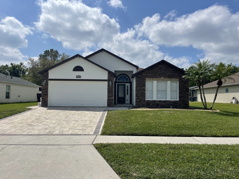 2433 Marcasite Loop in Kissimmee, FL - Building Photo