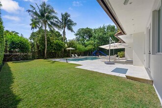 636 Melaleuca Ln in Miami, FL - Foto de edificio - Building Photo