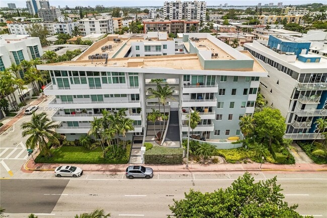 7800 Collins Ave in Miami, FL - Building Photo - Building Photo