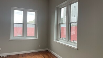 38 Mill St in Paterson, NJ - Building Photo - Building Photo