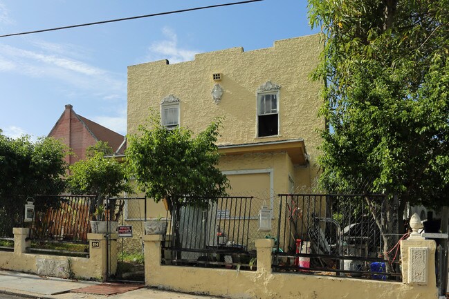 814 9th St in West Palm Beach, FL - Building Photo - Building Photo