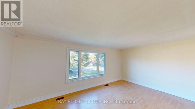 106 Wye Valley Rd in Toronto, ON - Building Photo - Building Photo