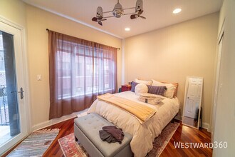 906 W Winona St in Chicago, IL - Building Photo - Building Photo