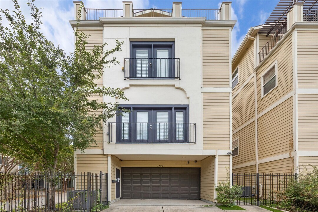 1206 Cushing St in Houston, TX - Building Photo