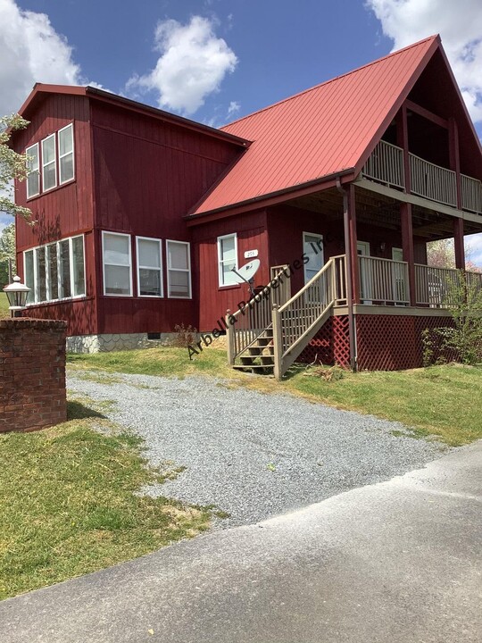 293 Arrowood Rd in Jonesborough, TN - Building Photo