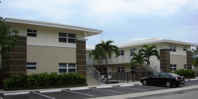 416 NE 15th Ave in Fort Lauderdale, FL - Foto de edificio - Building Photo