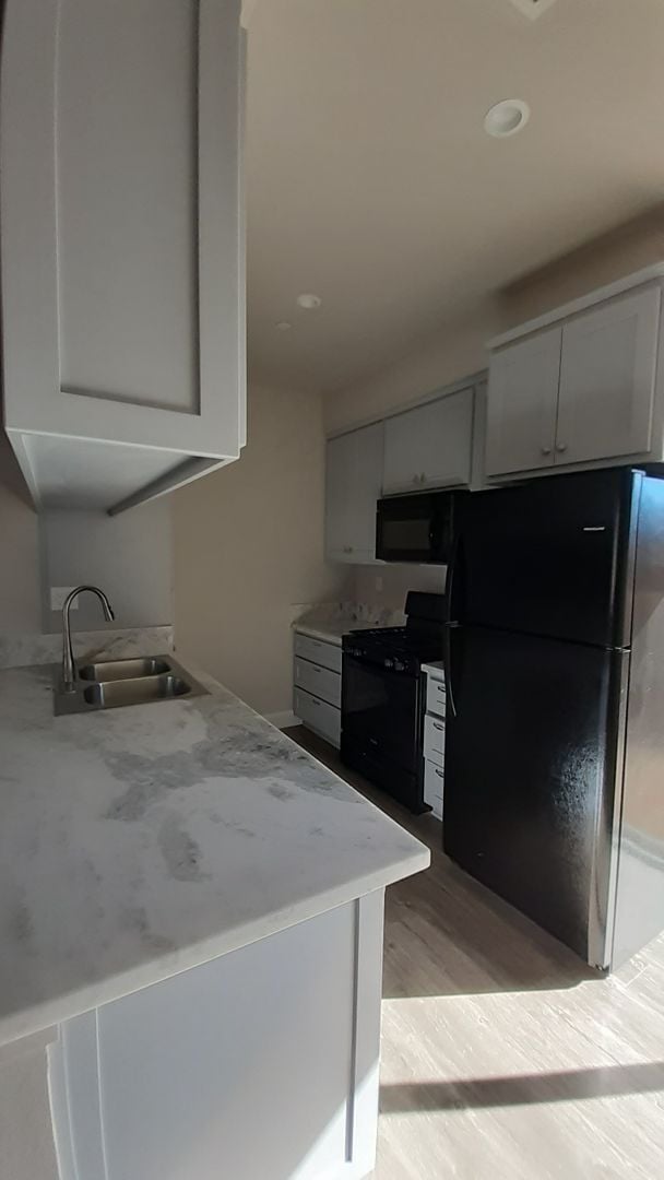 property at 587 Oakwood Ln