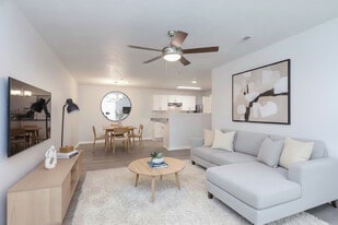 Hidden Lake in Fayetteville, NC - Building Photo