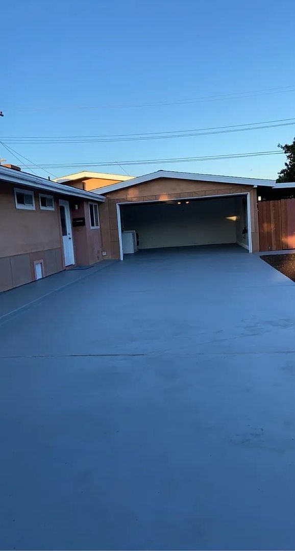 2216 Anaheim Ave in Costa Mesa, CA - Building Photo - Building Photo