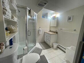 56 Hobson St, Unit Garden suite in Boston, MA - Building Photo - Building Photo
