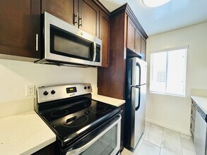 bag334 in Los Angeles, CA - Building Photo - Building Photo