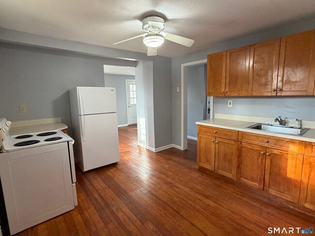 3 Greenwood St in Watertown, CT - Building Photo - Building Photo