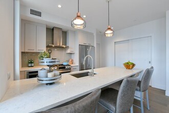 32 Traveler St, Unit 510 in Boston, MA - Building Photo - Building Photo