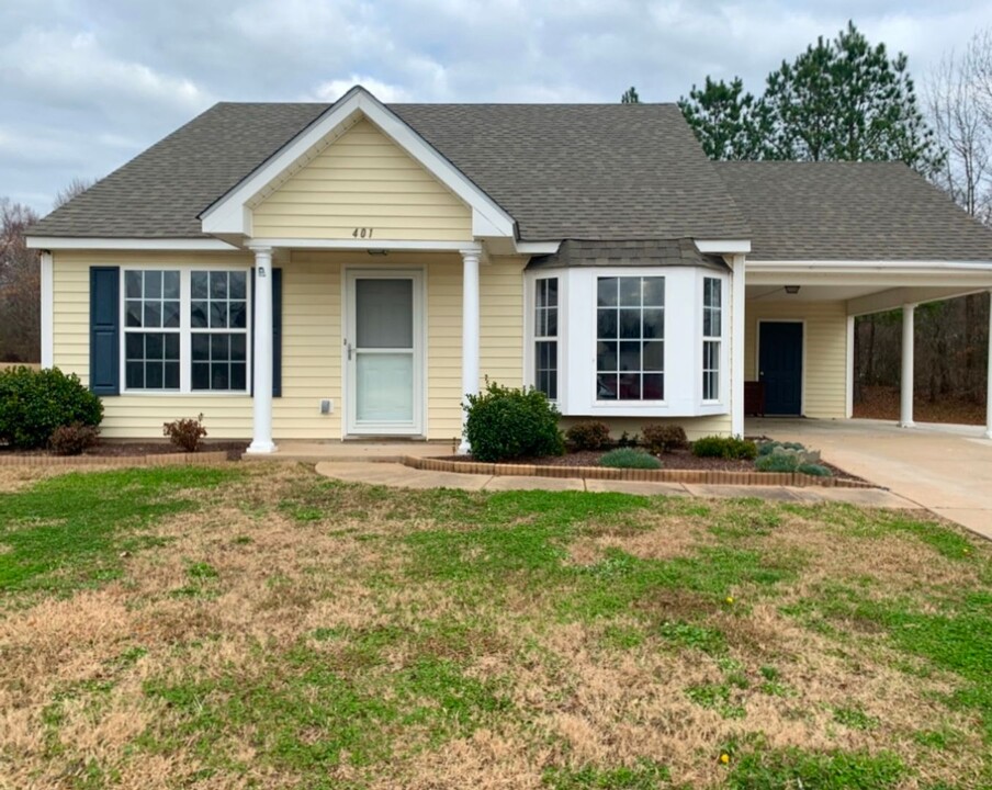 401 Daffodil Way in Rocky Mount, NC - Building Photo