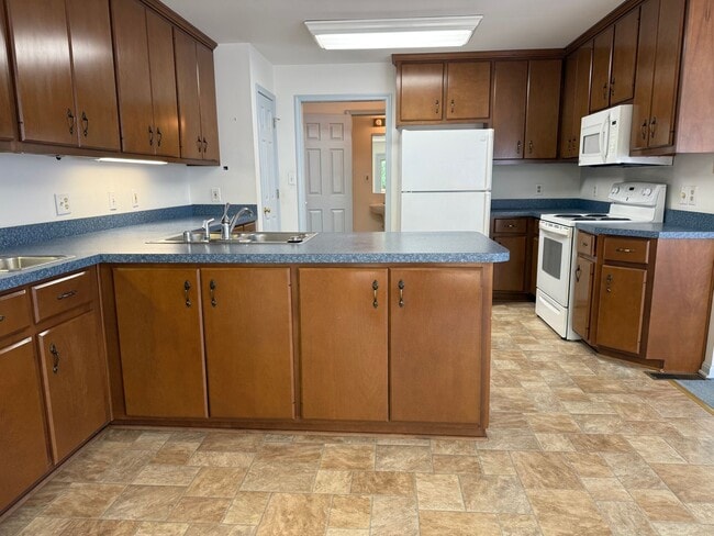 240 Shaw Ct in Versailles, KY - Building Photo - Building Photo