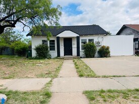 66 E Ave G in San Angelo, TX - Building Photo