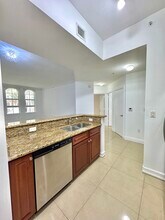 3001 NE 185th St, Unit 238 in Aventura, FL - Building Photo - Building Photo
