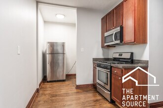 3602 W Grace St, Unit 1 in Chicago, IL - Foto de edificio - Building Photo