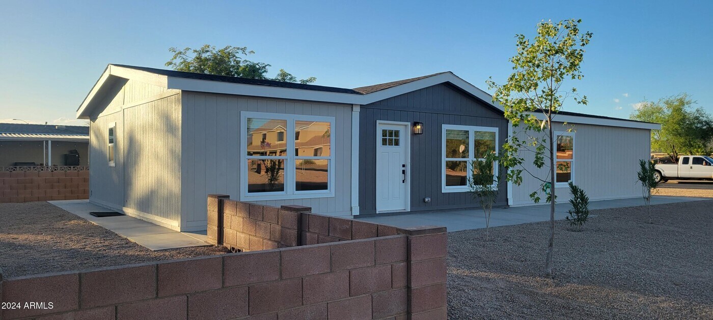 8559 E Coralbell Ave in Mesa, AZ - Building Photo