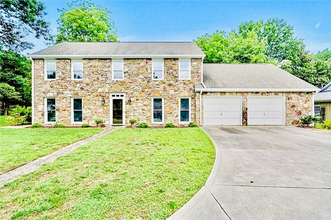 property at 470 Shadowlawn Road SE