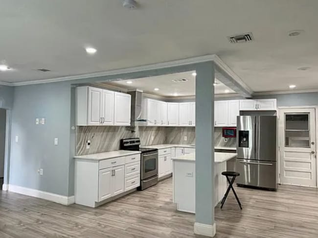 2337 37th St S in St. Petersburg, FL - Foto de edificio - Building Photo