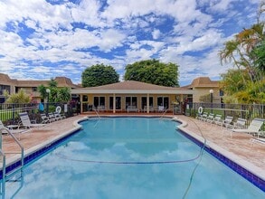 1301 NW 12th Ave, Unit 319A in Boca Raton, FL - Foto de edificio - Building Photo