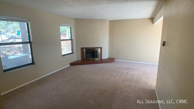 1527 Spring Valley Dr in Colorado Springs, CO - Building Photo - Building Photo