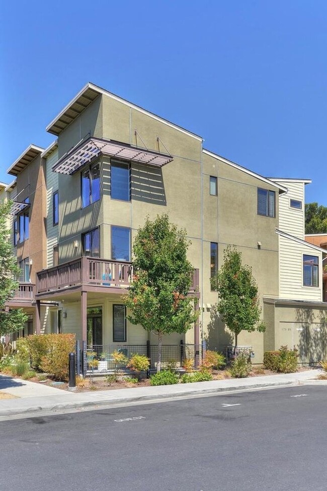 property at 1181 Almanor Ln