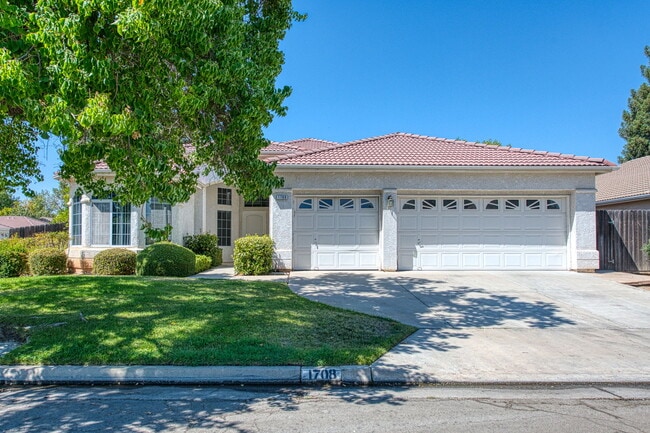 1708 E Chelsea Dr in Fresno, CA - Building Photo - Building Photo