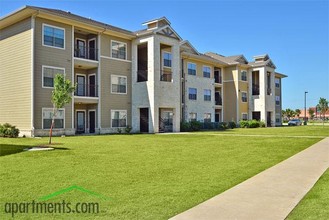 Villas at Shaver in Pasadena, TX - Building Photo - Building Photo