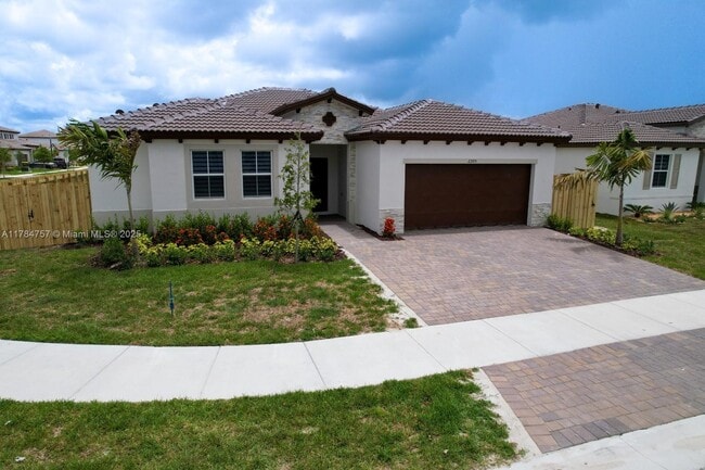 property at 2305 SE 29th St