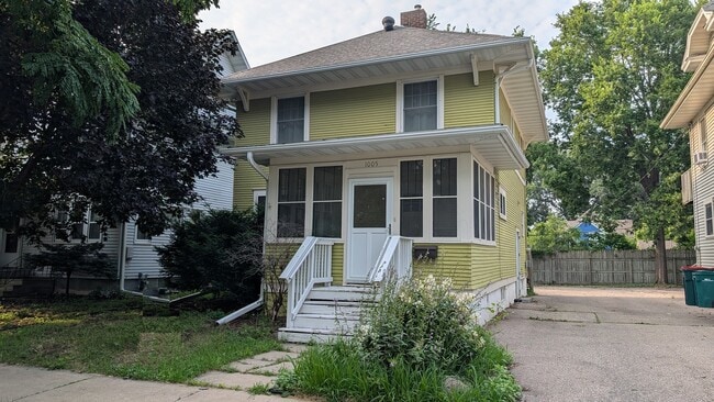 property at 1005 1st St SW