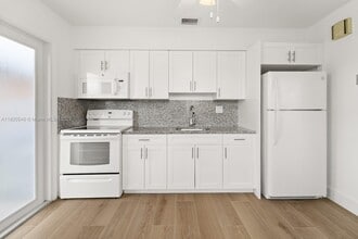 37 NW 49th Ave in Miami, FL - Building Photo - Building Photo