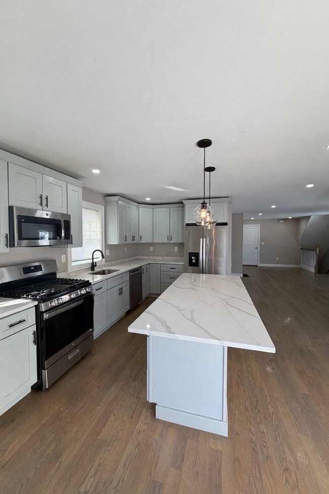 67 Keayne St, Unit 1 in Revere, MA - Building Photo - Building Photo