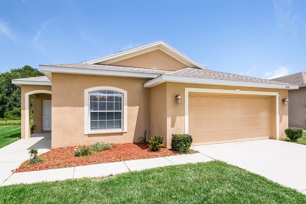 6854 Glenbrook Dr in Lakeland, FL - Building Photo