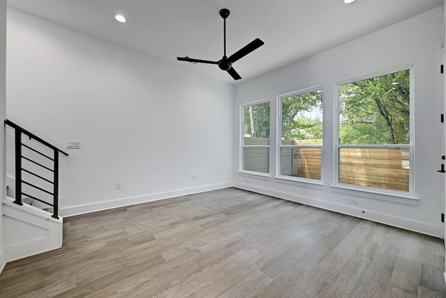 2308 Maxwell Ln in Austin, TX - Building Photo - Building Photo