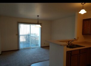 510 Hanson Rd in Stoughton, WI - Building Photo - Building Photo