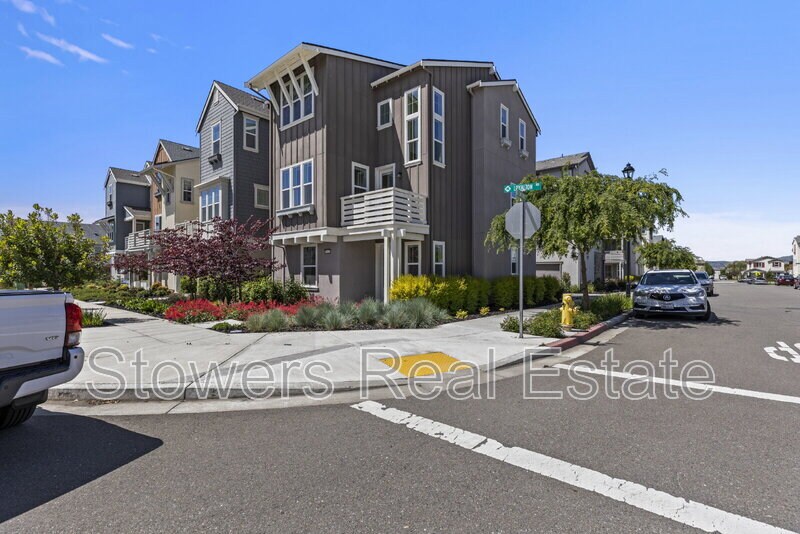 2012 Confidence Wy in Dublin, CA - Building Photo