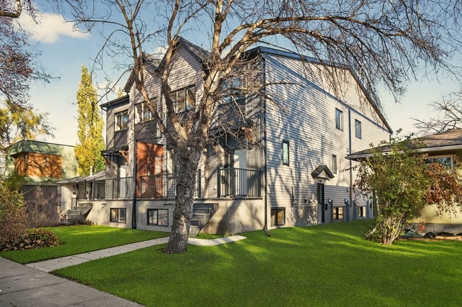 10335-10135 135 St NW in Edmonton, AB - Building Photo - Building Photo