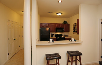 Georgetown Square Apartments in Brookfield, WI - Foto de edificio - Interior Photo