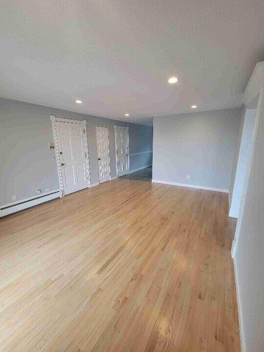 1805 Mineral Spring Ave in North Providence, RI - Building Photo