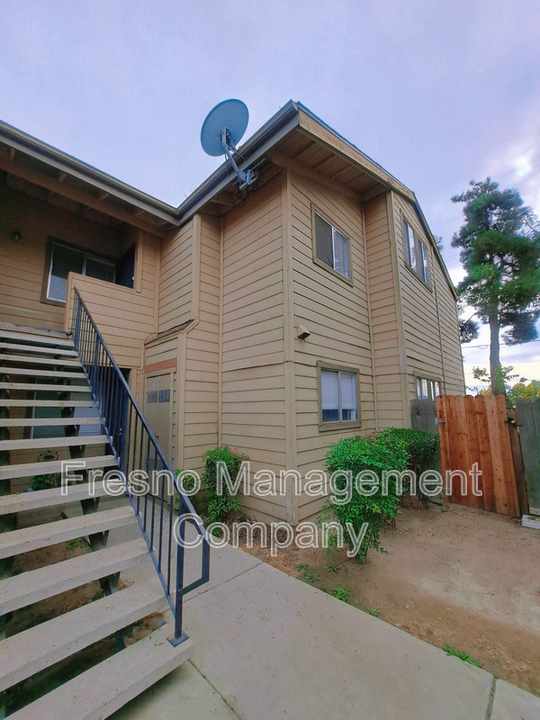 3306 W Shields Ave in Fresno, CA - Building Photo