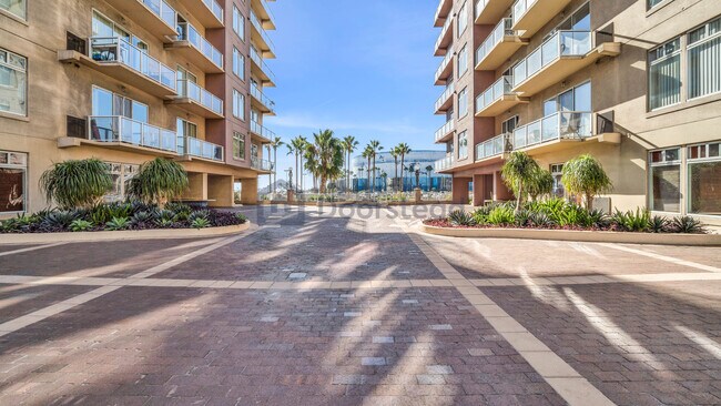 488 E Ocean Blvd, Unit 803 in Long Beach, CA - Foto de edificio - Building Photo